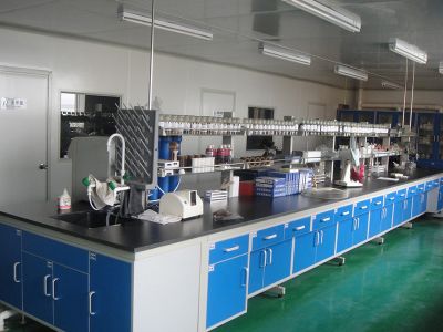 實(shí)驗(yàn)臺